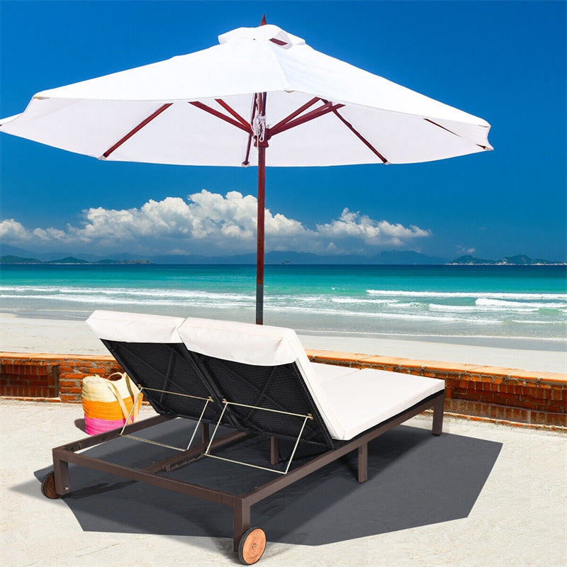 2-Person Patio Rattan Lounge Chair Outdoor Double Chaise Lounge Wicker Daybed Sun Lounger Adjustable Backrest with Cushions & Wheels